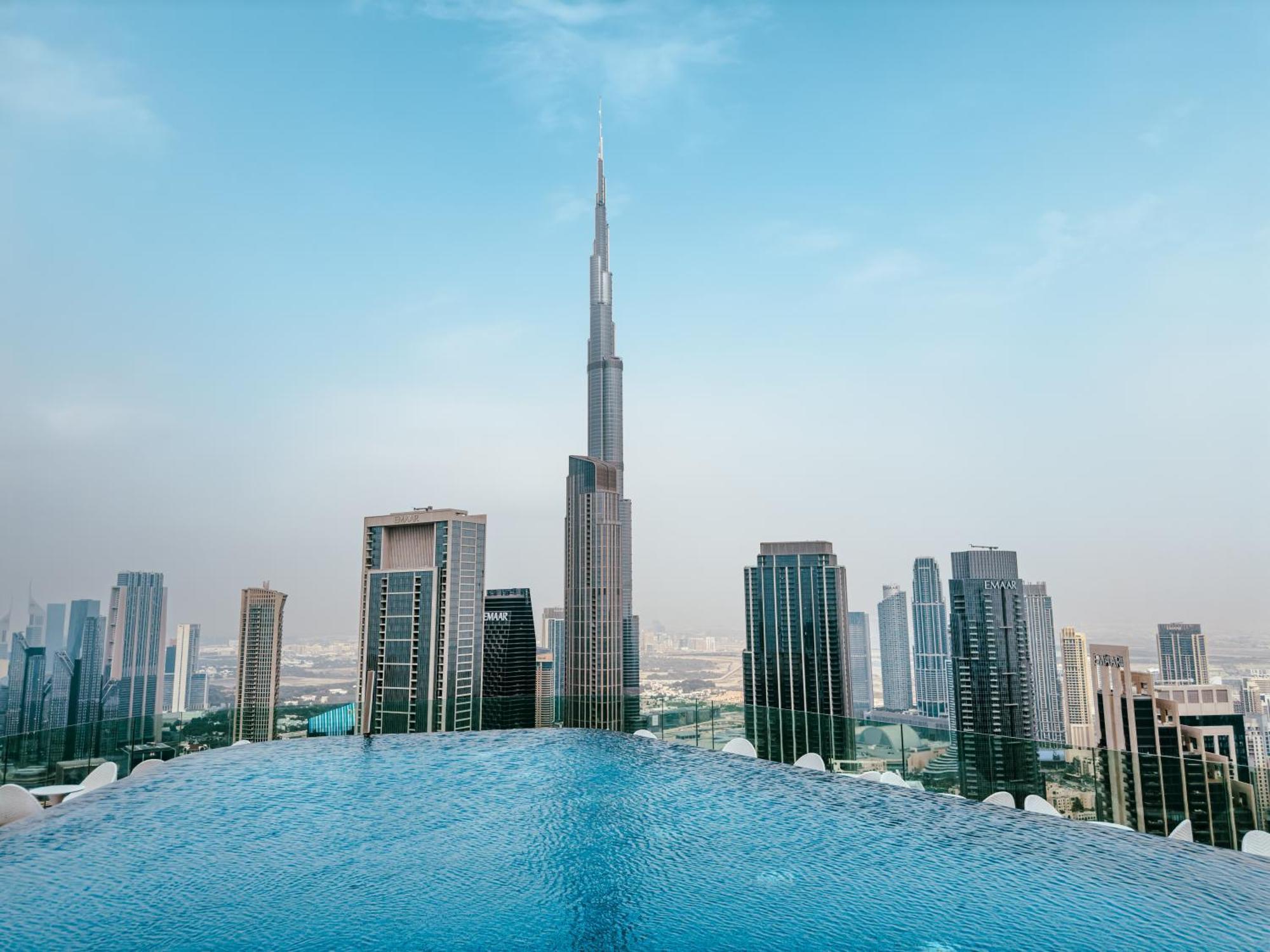 Aliving Luxe 2Br With Burj Khalifa View Infinity Pool Midtown-4704 Apartman Dubaj Kültér fotó